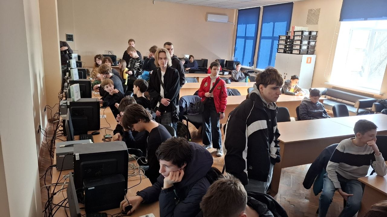 Майстер-класи для абітурієнтів у лабораторії факультету електроніки КПІ